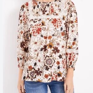Floral Lace Trim Blouse.